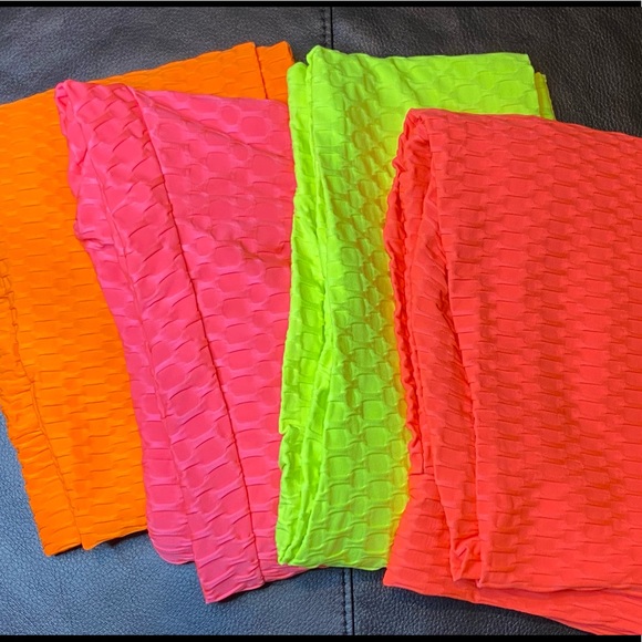 High Waisted Bubble Textured Yoga Pants - Picture 5 of 7